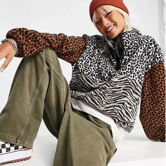 VANS: M Animal Print Patchwork Fleece Pullover Sweater - Picture 2 of 7